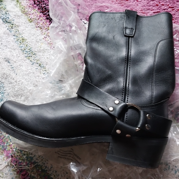10 1/2 leather boots main image 4